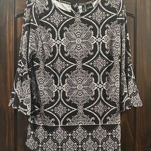 New Directions Black and White Graphic Blouse with Mandarin Collar